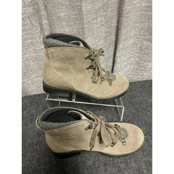 CLARKS "Faralyn Alpha" Womens Ankle Boots 7.5 Taupe Suede, Casual, Comfort Lace - Picture 8 of 11